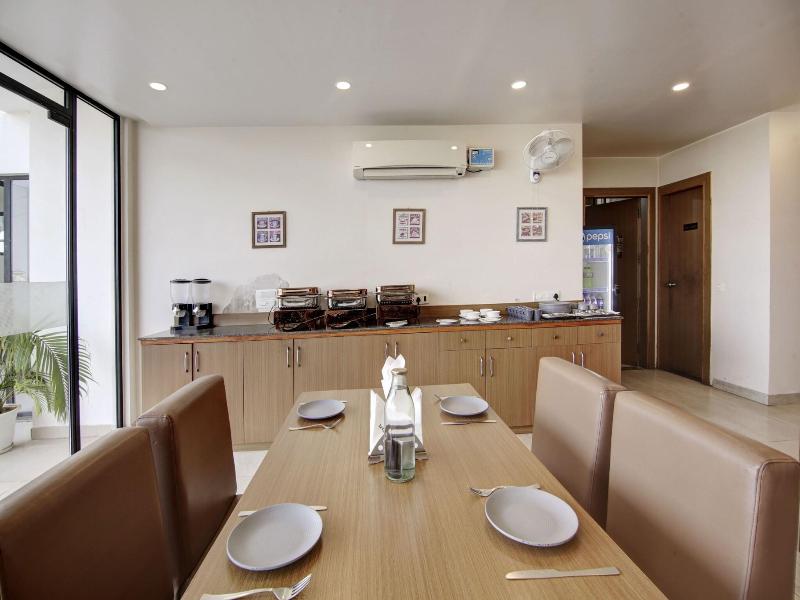 Saltstayz Select - Unitech Cyber Park image