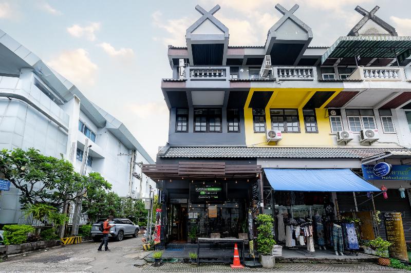 Kayan Hostel By Zuzu