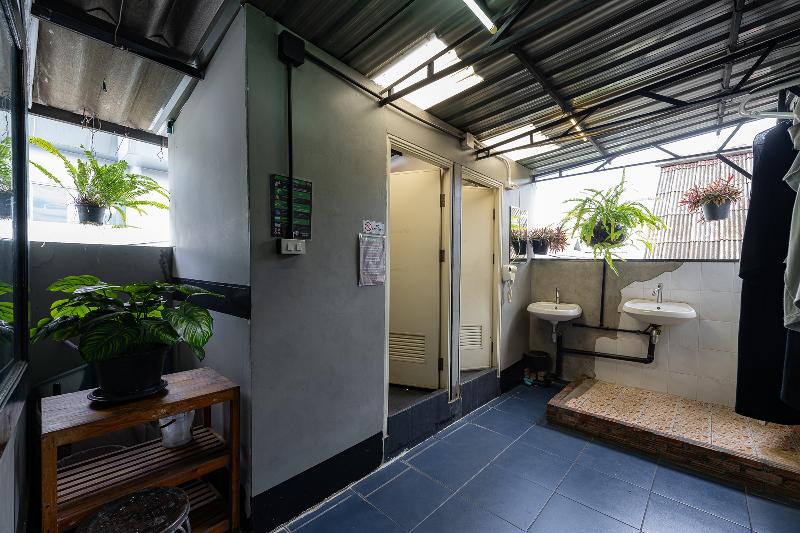 Kayan Hostel By Zuzu image
