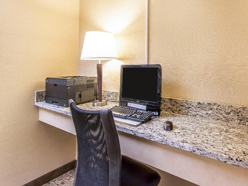 MainStay Suites Brentwood image