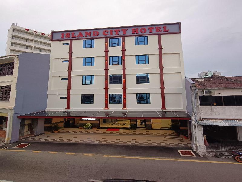 Capital O 90897 Island City Hotel image