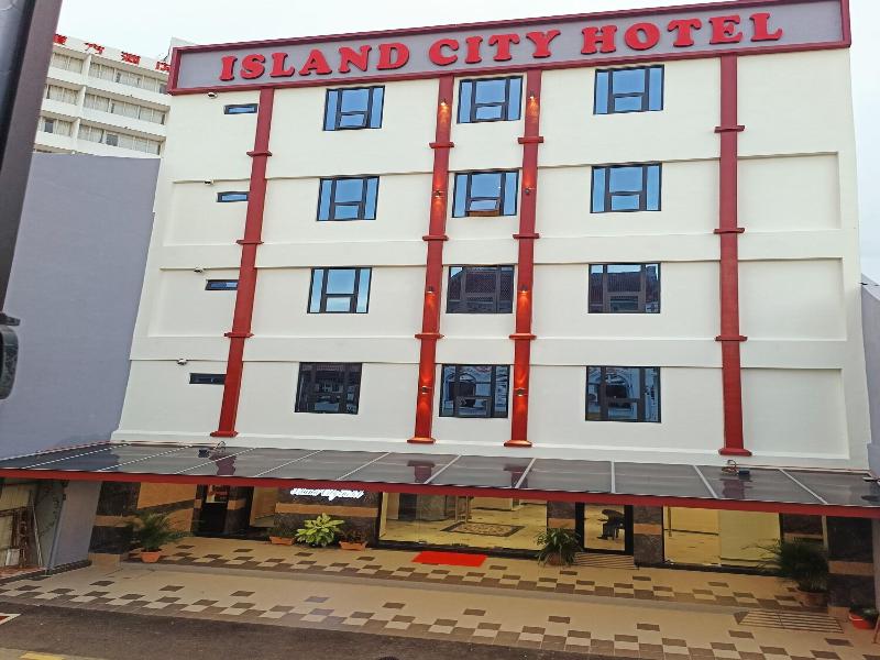 Capital O 90897 Island City Hotel image