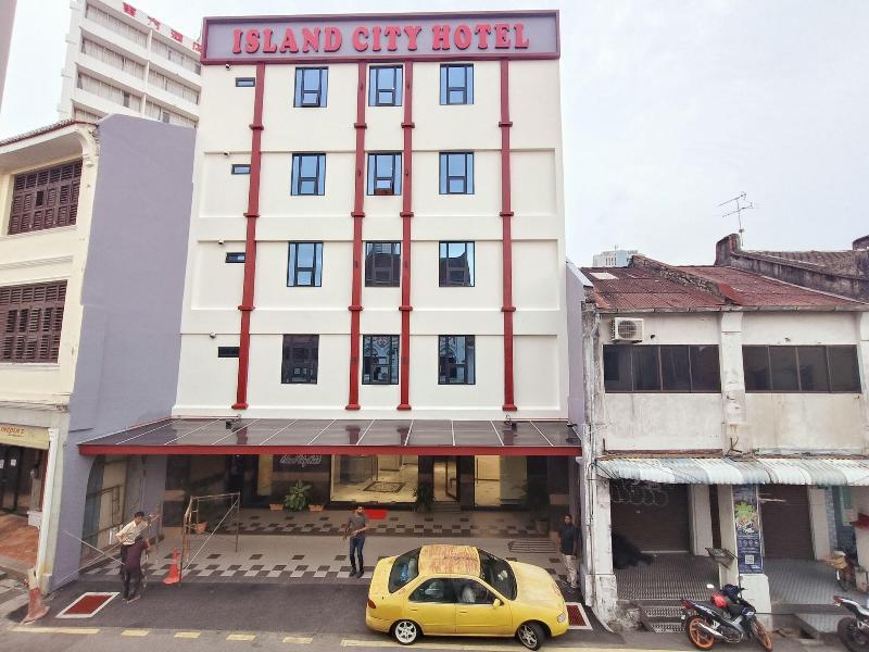 Capital O 90897 Island City Hotel image