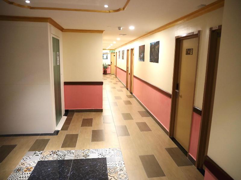 Capital O 90897 Island City Hotel image