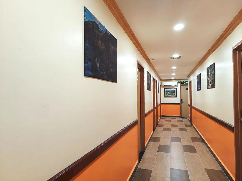 Capital O 90897 Island City Hotel image