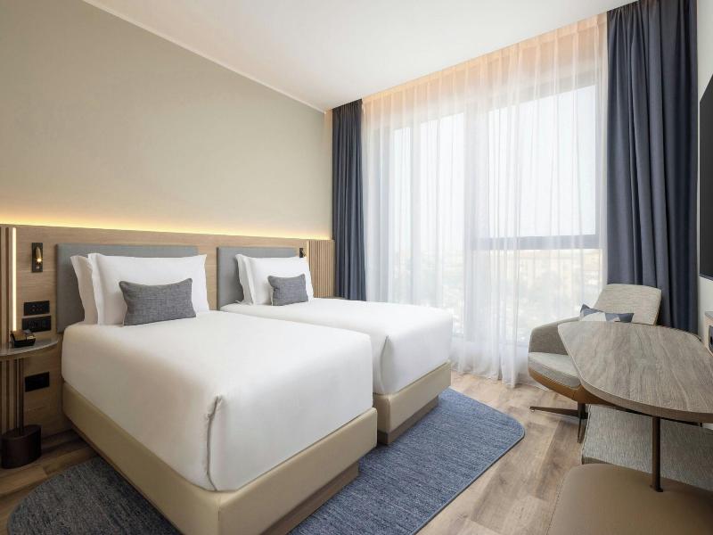 Courtyard Milano Linate image