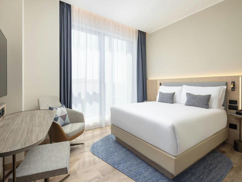 Courtyard Milano Linate image