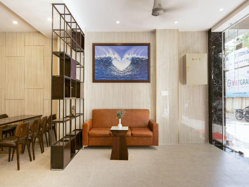 Golden Lotus Central Hotel image