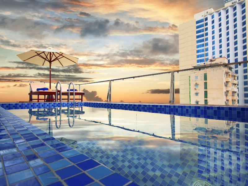 Golden Lotus Central Hotel image