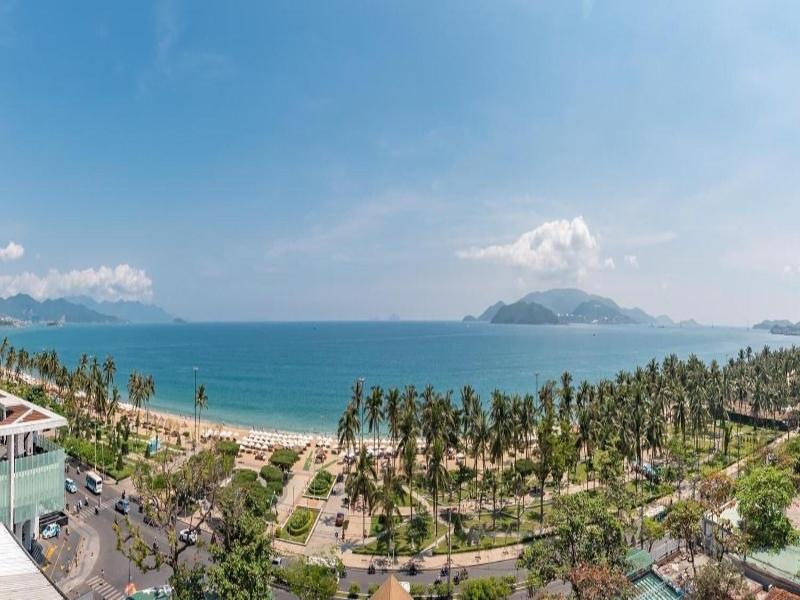 Golden Lotus Central Hotel image