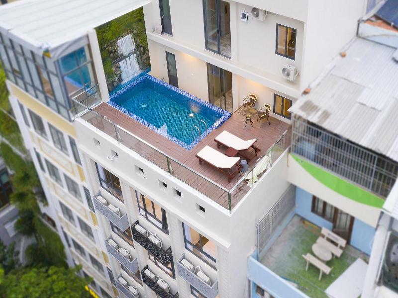 Golden Lotus Central Hotel image