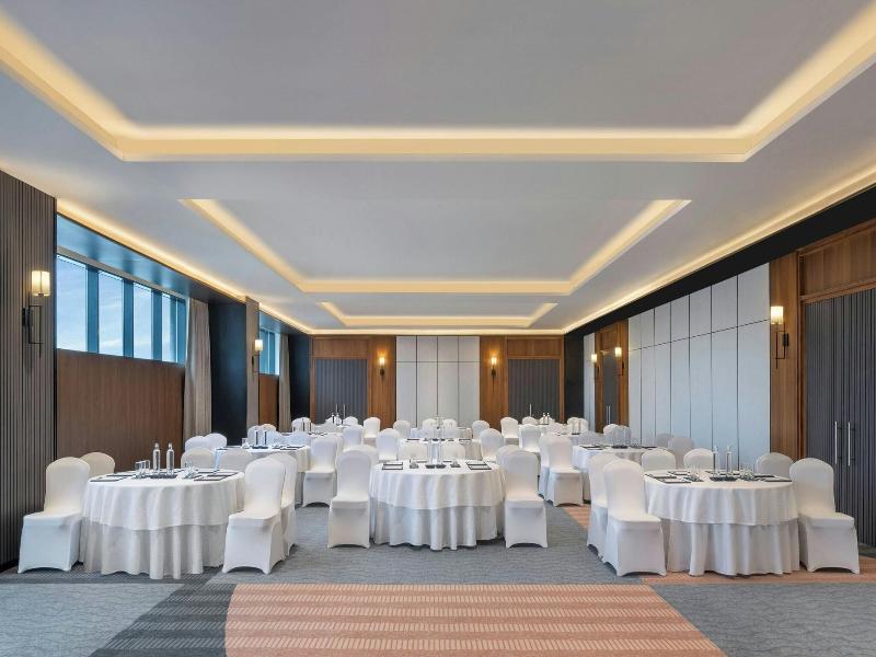 Four Points By Sheraton Chennai, Velachery image