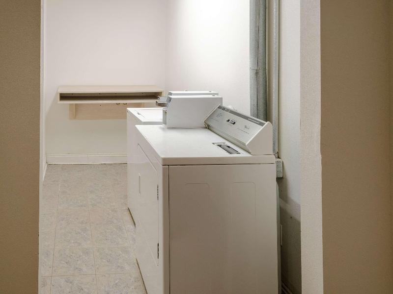 Motel 6 Mobile image