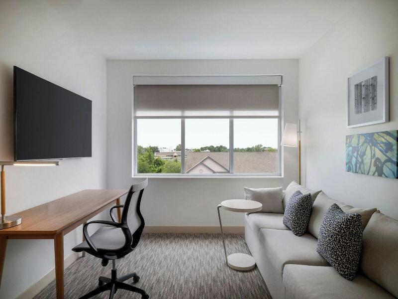 Element Charleston Airport image