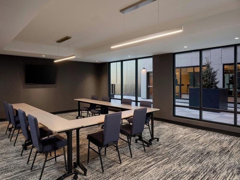 Courtyard by Marriott Denver Downtown West