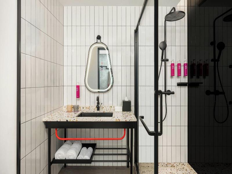 Moxy Suzhou City Centre image