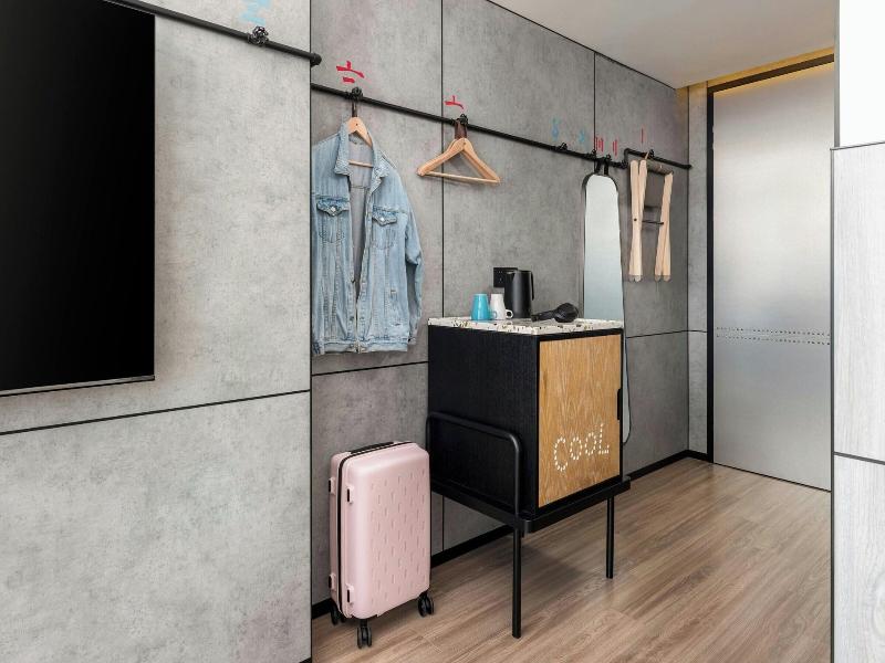 Moxy Suzhou City Centre image