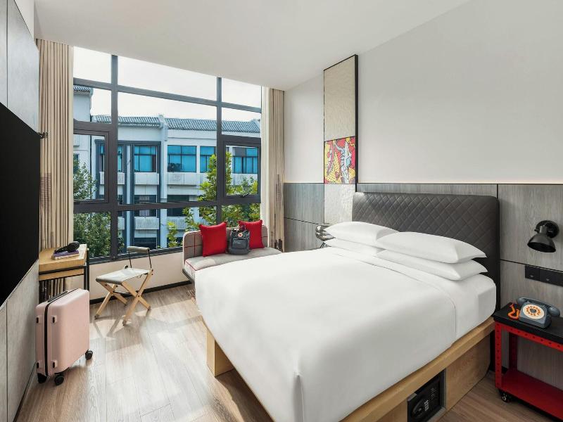 Moxy Suzhou City Centre image