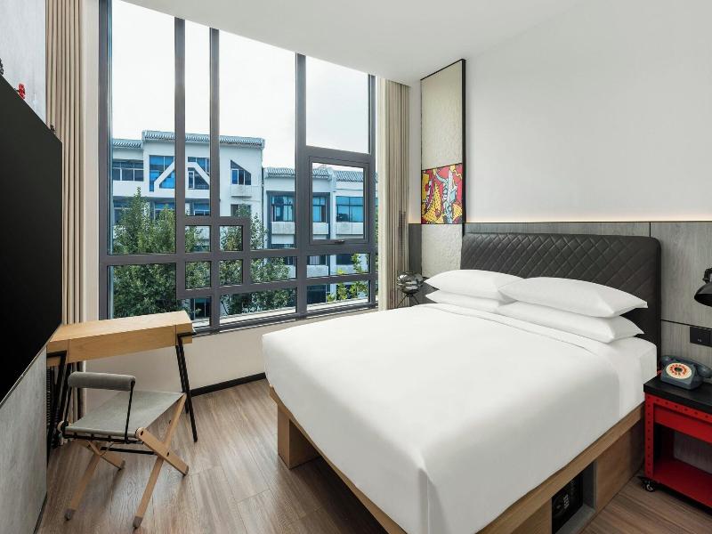 Moxy Suzhou City Centre image