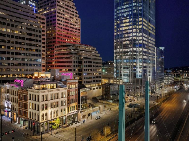 Moxy Cincinnati Downtown image