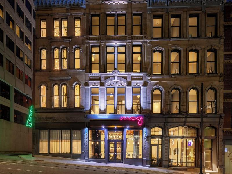 Moxy Cincinnati Downtown image