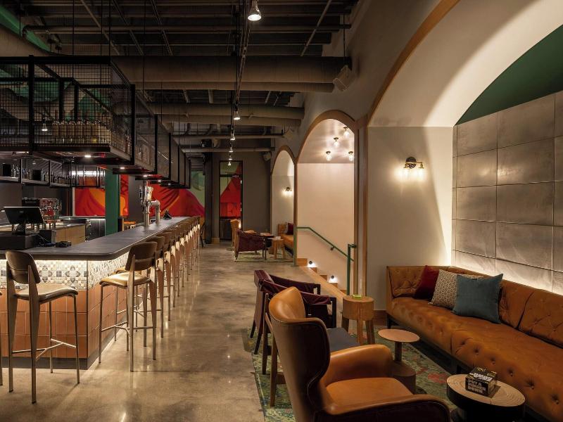 Moxy Cincinnati Downtown image