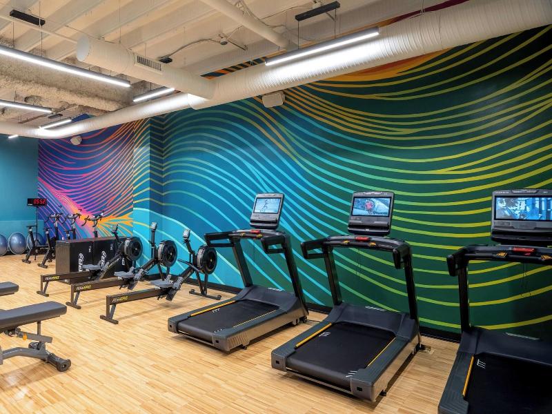 Moxy Cincinnati Downtown image