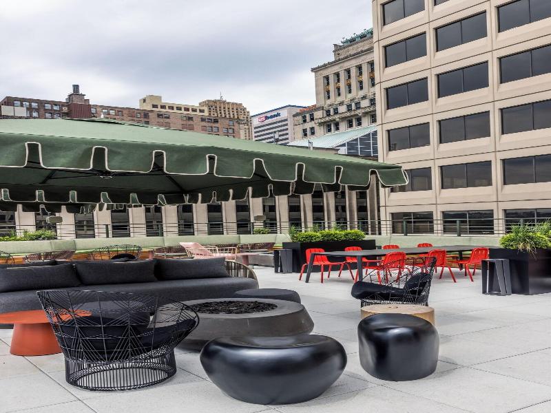Moxy Cincinnati Downtown image