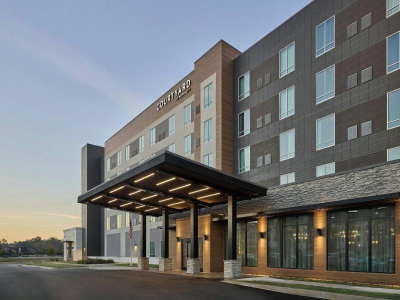 Courtyard By Marriott Madison, Madison
