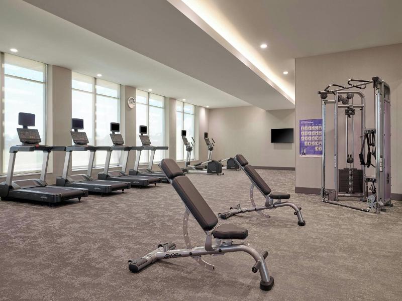 Courtyard By Marriott Madison