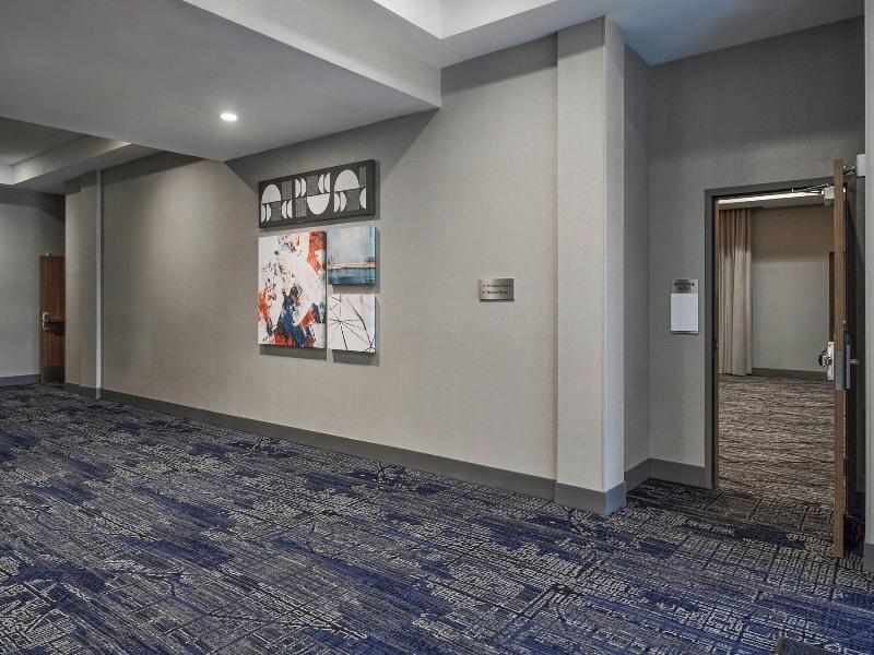 Courtyard By Marriott Madison