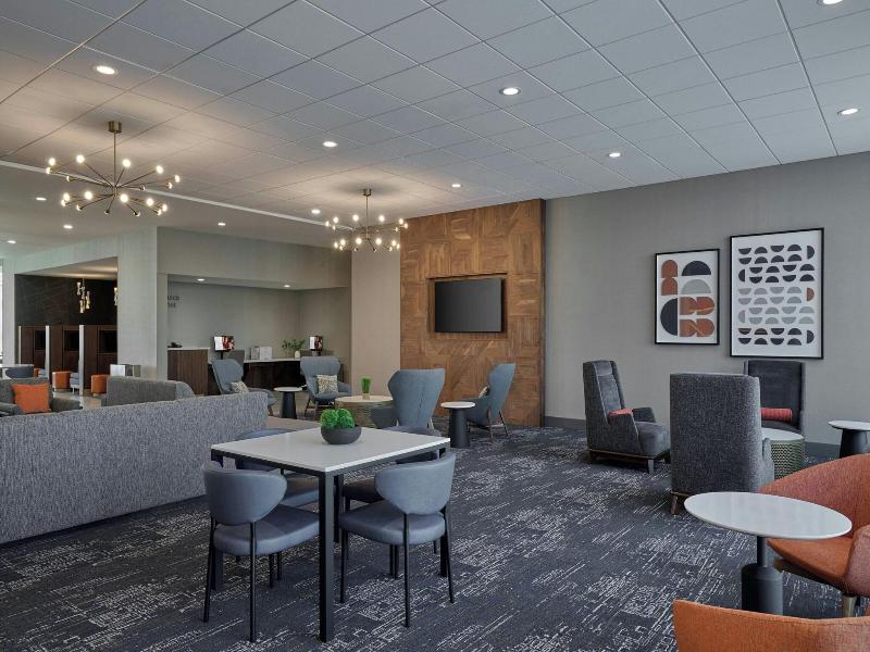 Courtyard By Marriott Madison