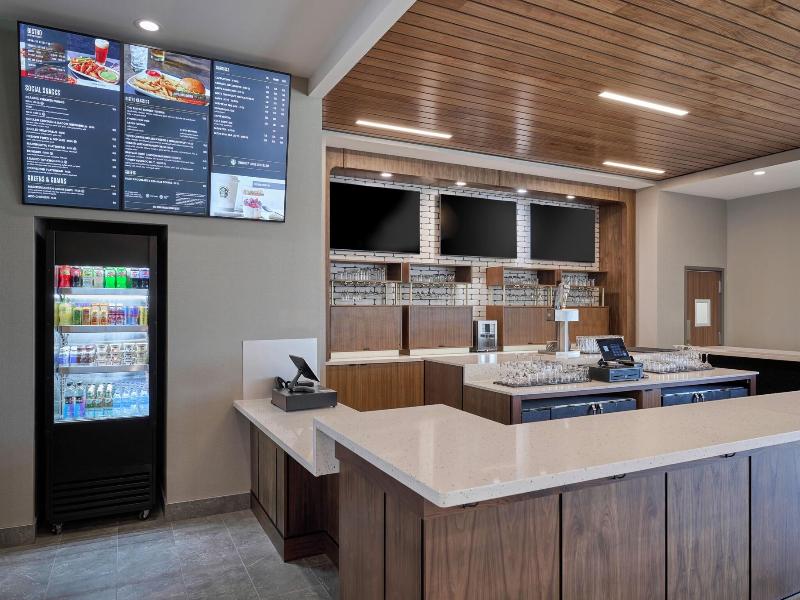 Courtyard By Marriott Madison