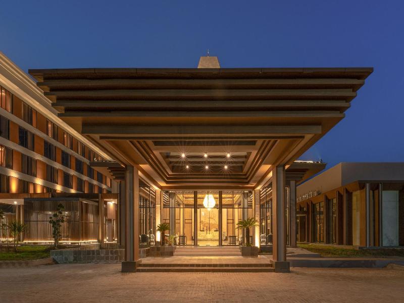 Myze Hotel Sumenep image