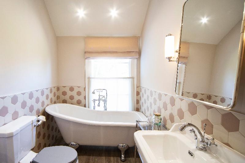 Cottage In The Wood Hotel image