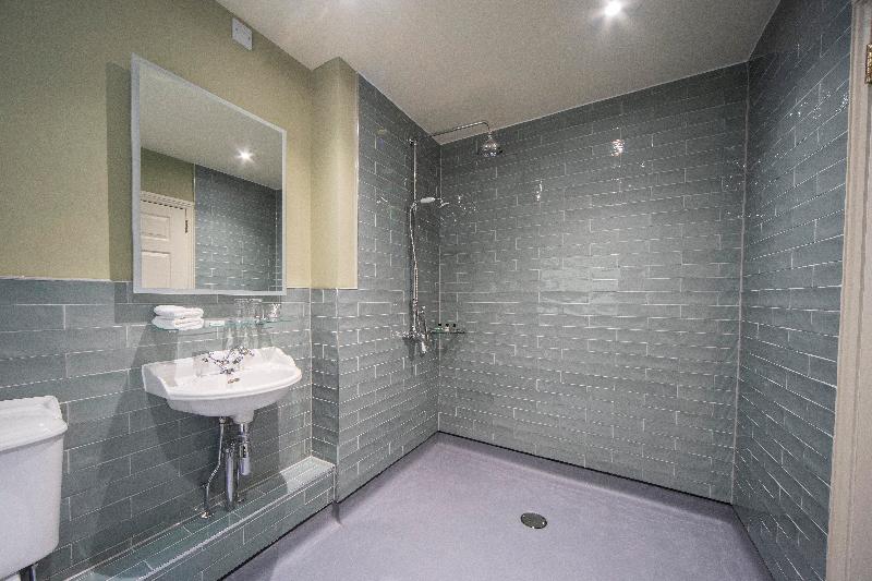 Cottage In The Wood Hotel image