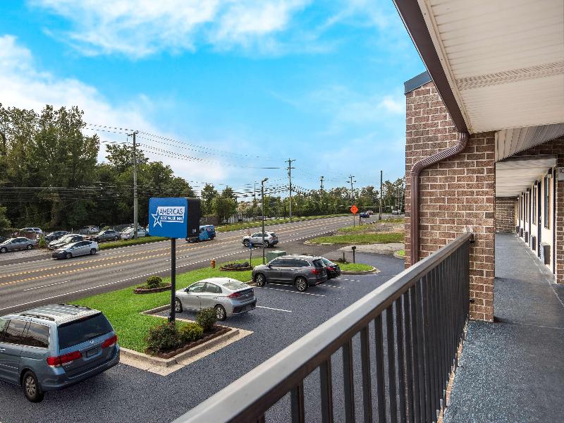 Econo Lodge Laurel Racetrack image