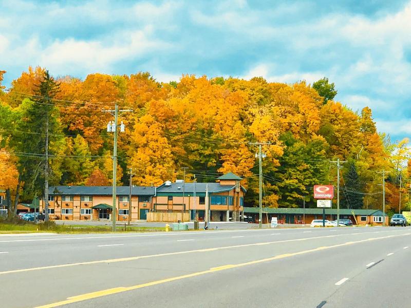 Econo Lodge Lakeside image