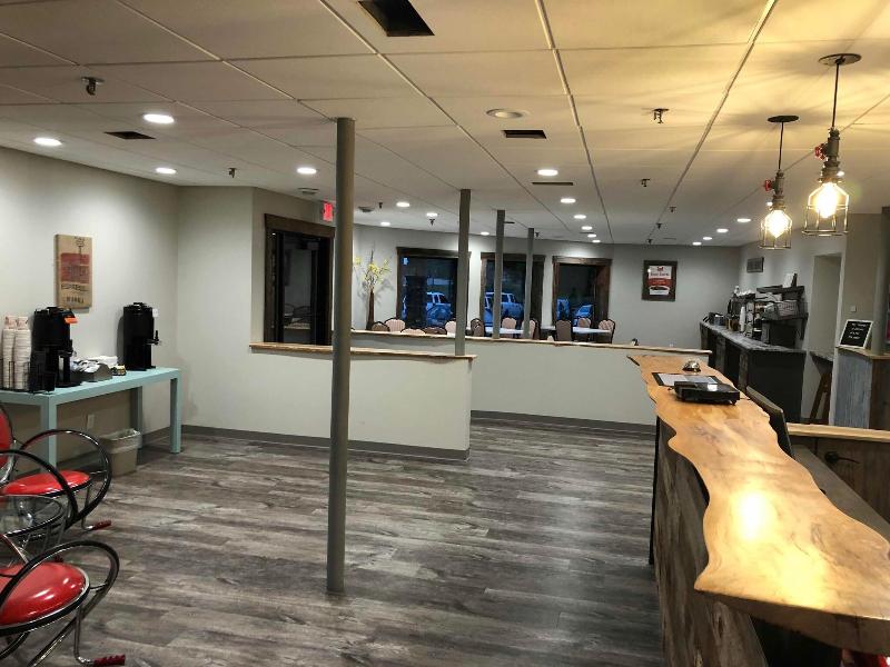 Econo Lodge Lakeside image