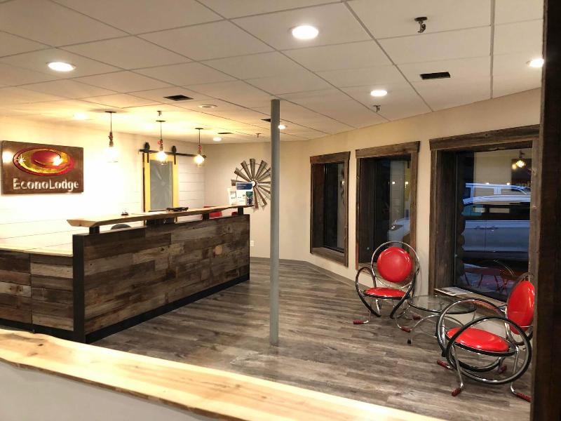 Econo Lodge Lakeside image
