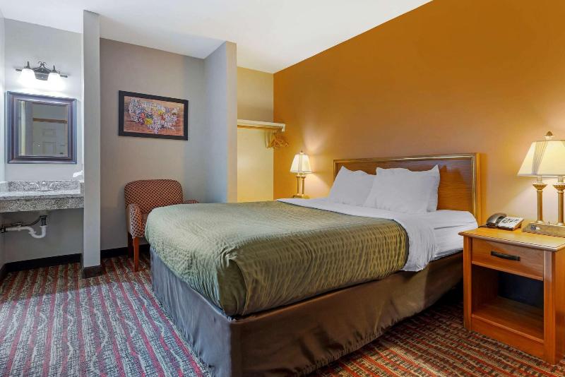 Econo Lodge Lakeside image