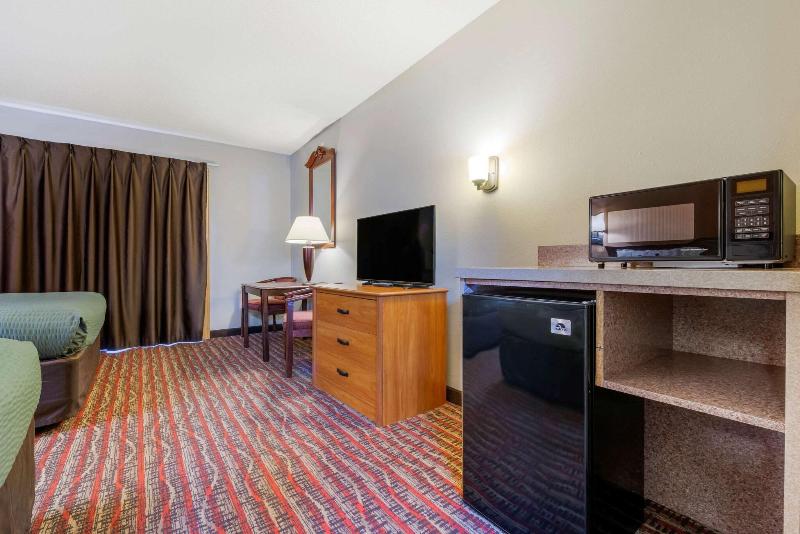 Econo Lodge Lakeside image
