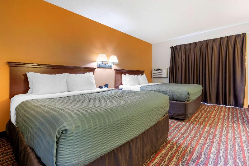 Econo Lodge Lakeside image