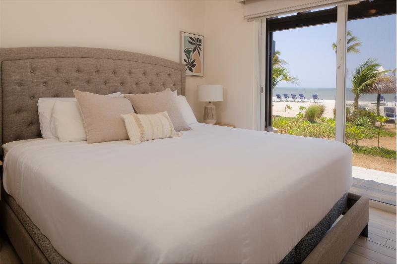 Playa Caracol Rentals image