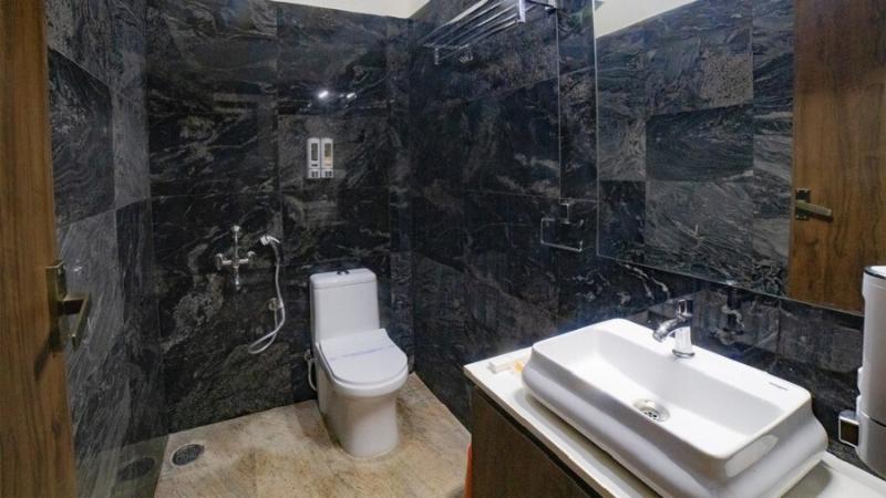 Aara Jungle Resort image