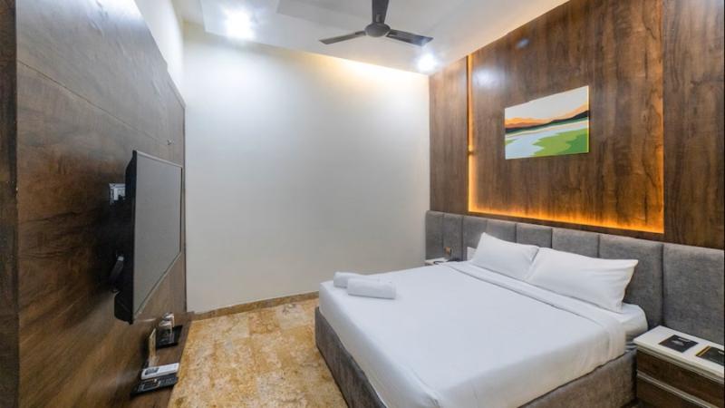 Aara Jungle Resort image