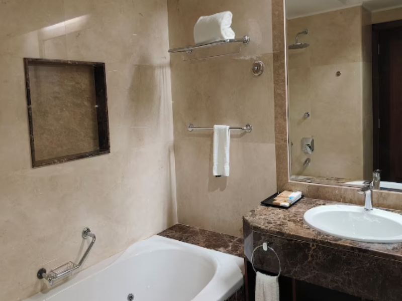 Seven Seas Hotel image