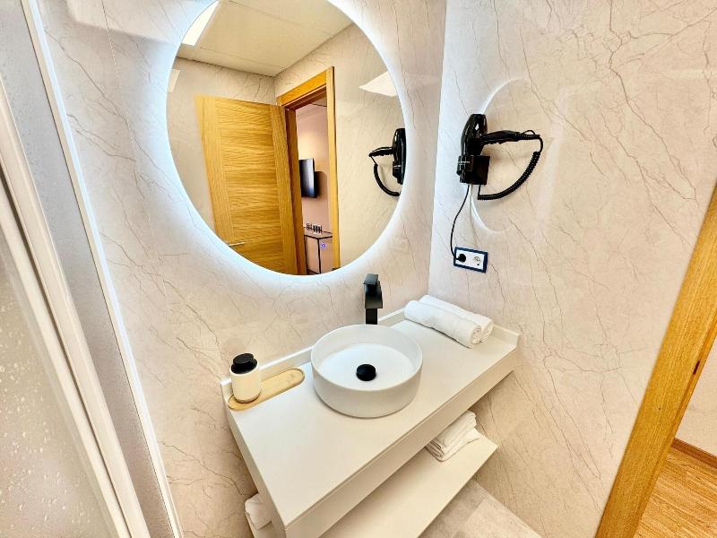 Hotel Diró image