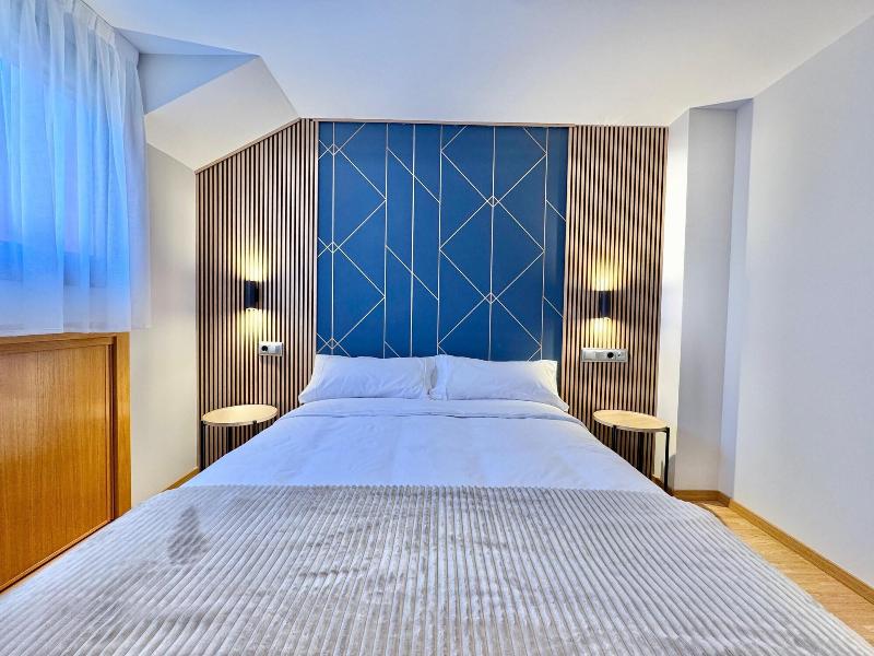 Hotel Diró image