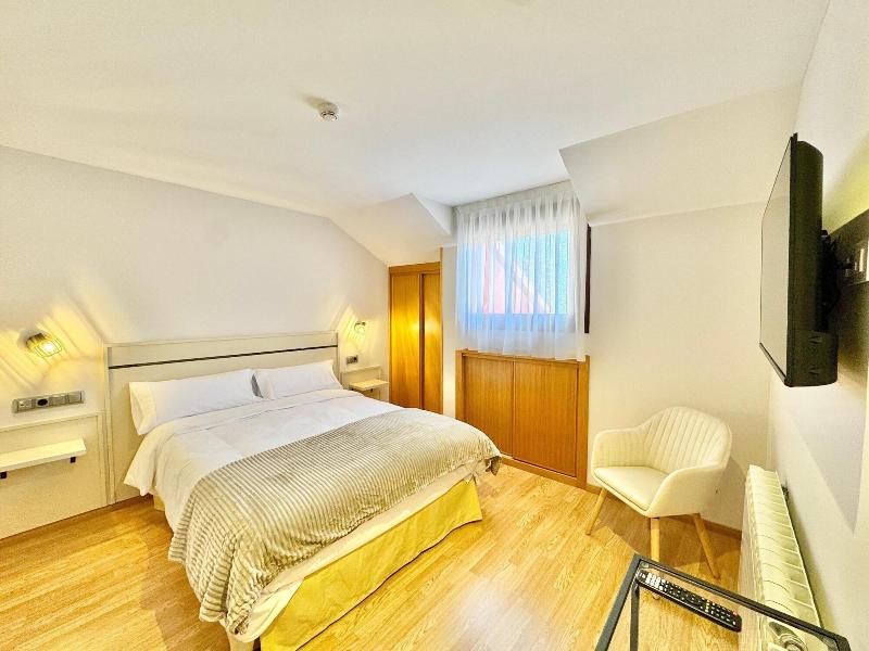 Hotel Diró image